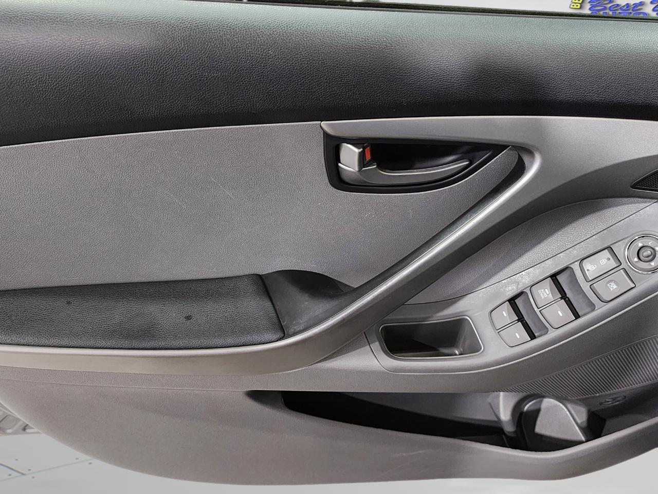 Hyundai Elantra  2013