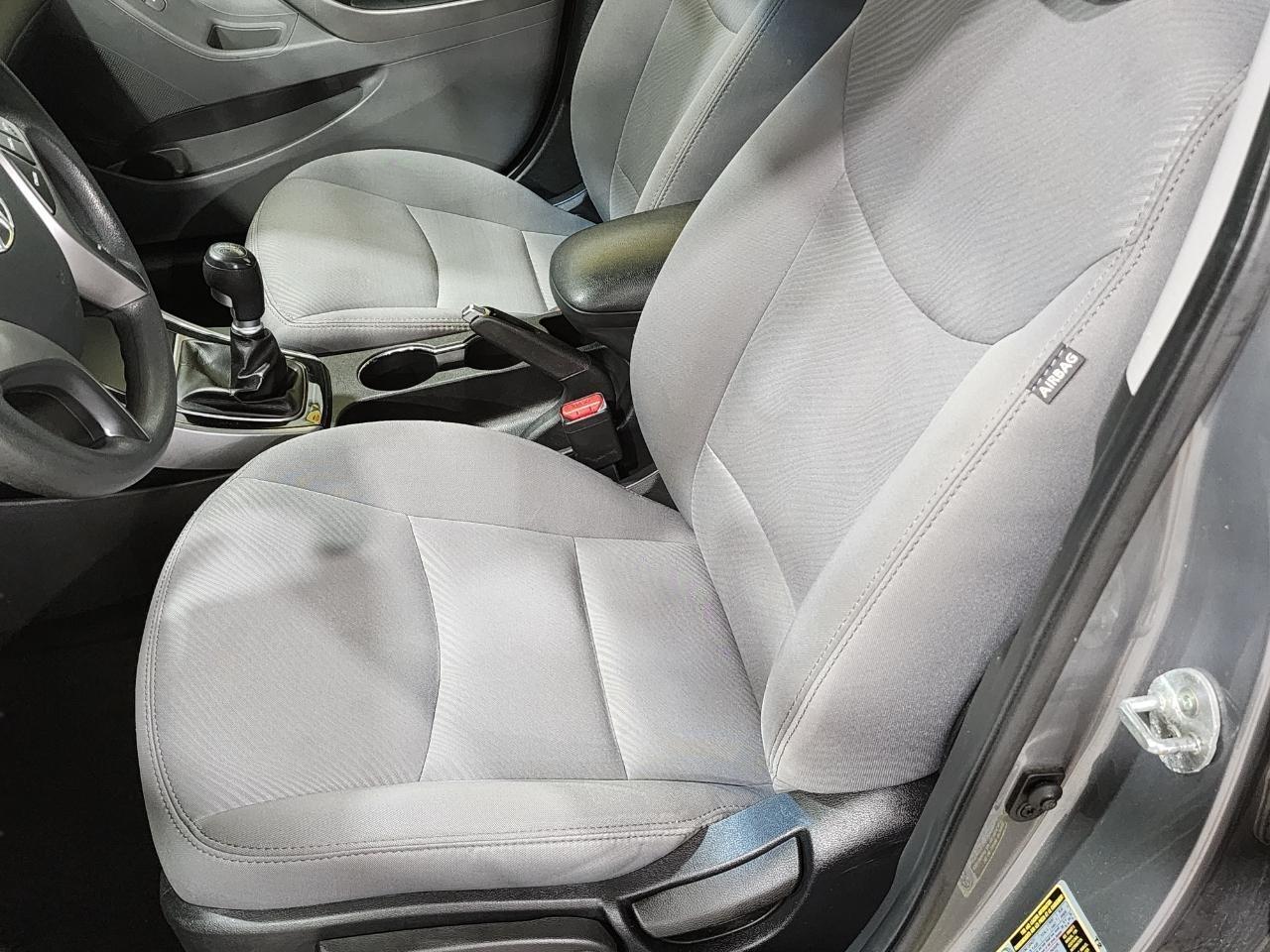 Hyundai Elantra  2013