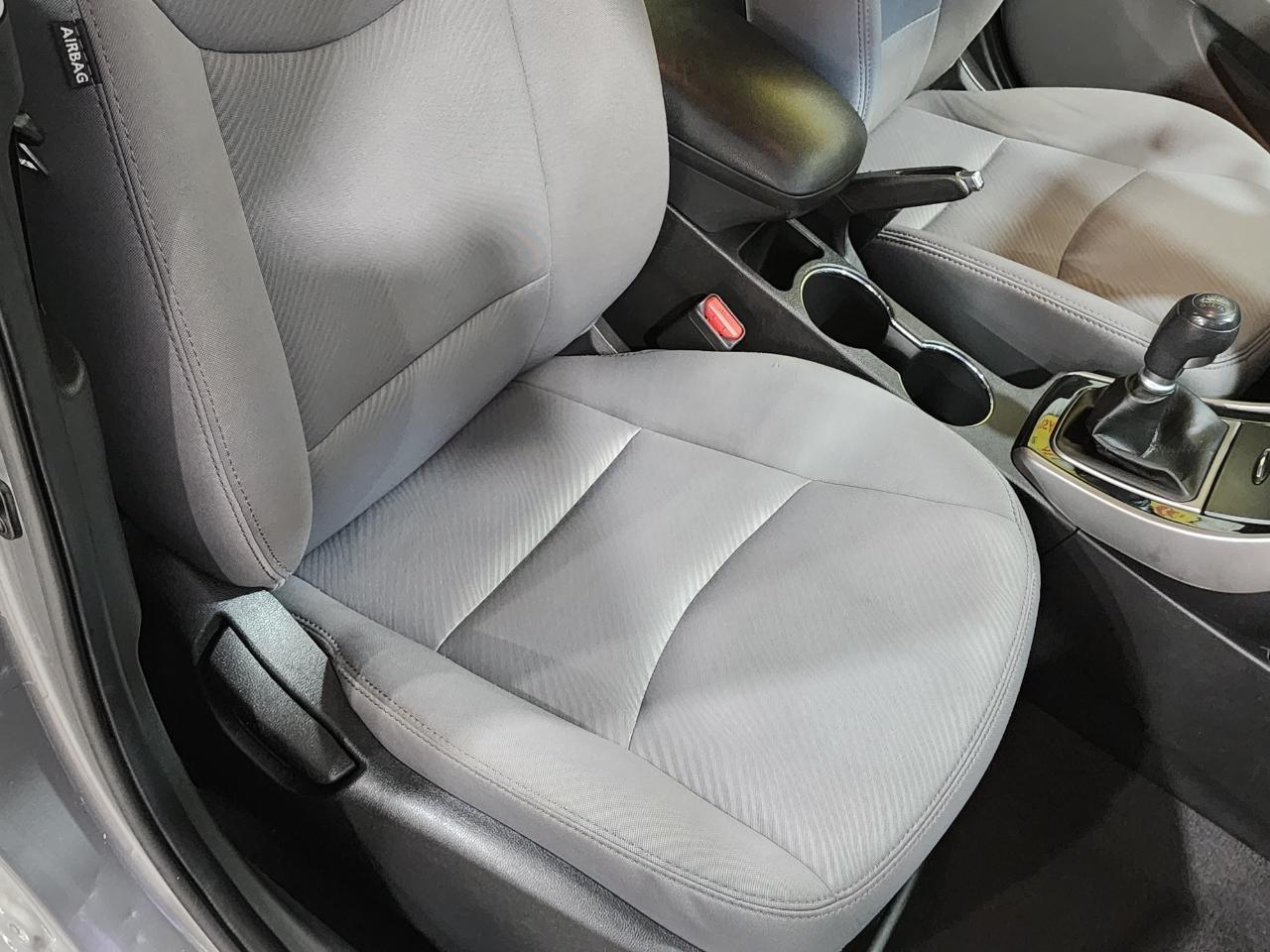 Hyundai Elantra  2013