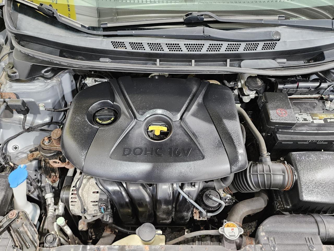 Hyundai Elantra  2013