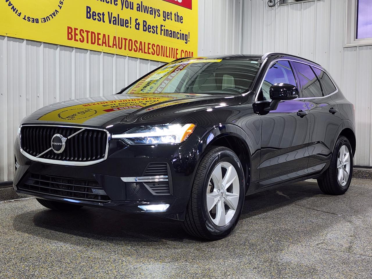 2022 Volvo XC60 AWD B5 Momentum Hybrid 4DR SUV