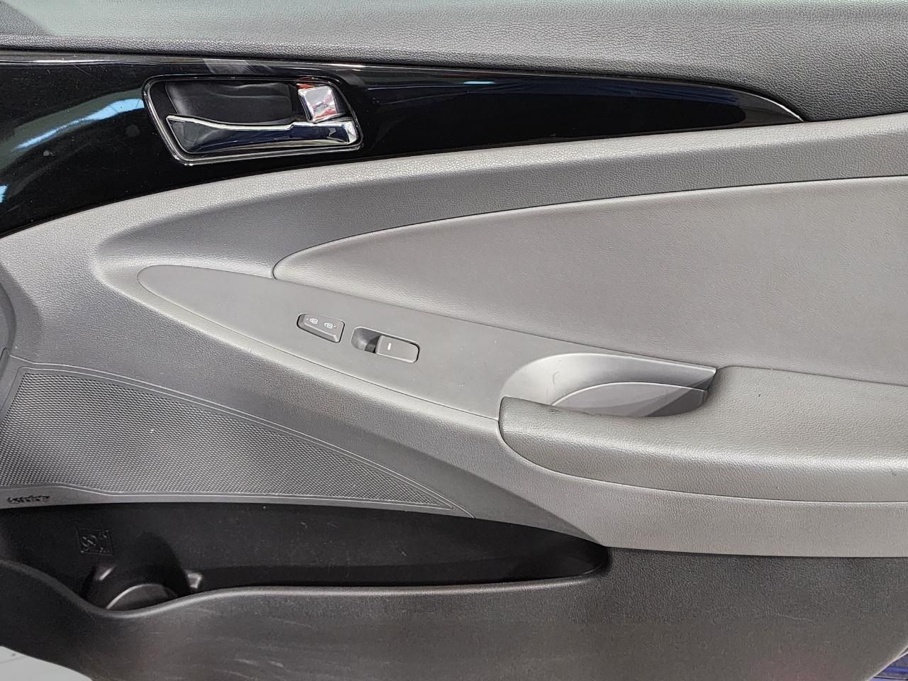 Hyundai Sonata  2012