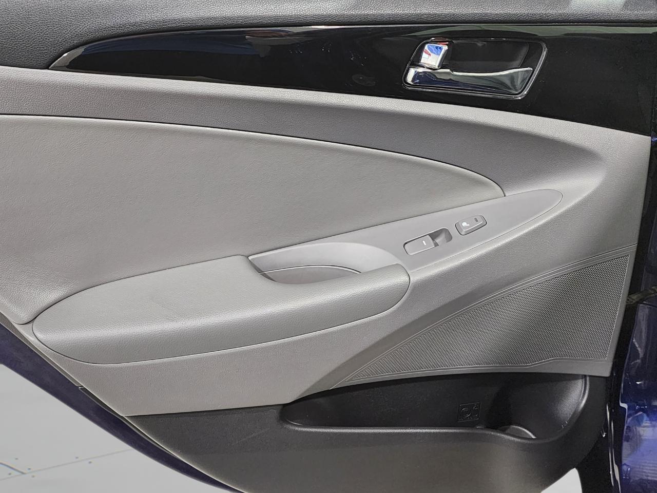 Hyundai Sonata  2012