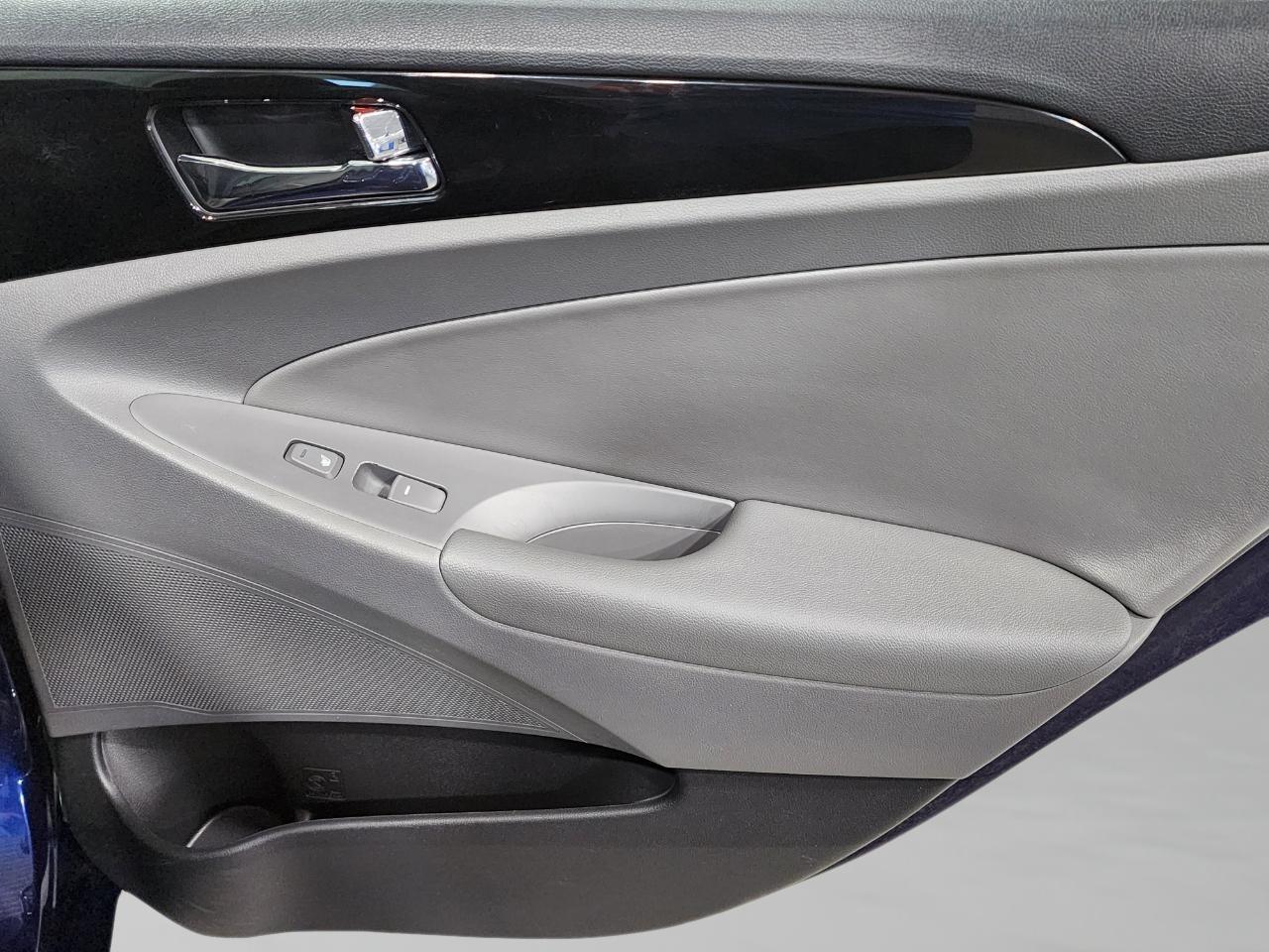 Hyundai Sonata  2012