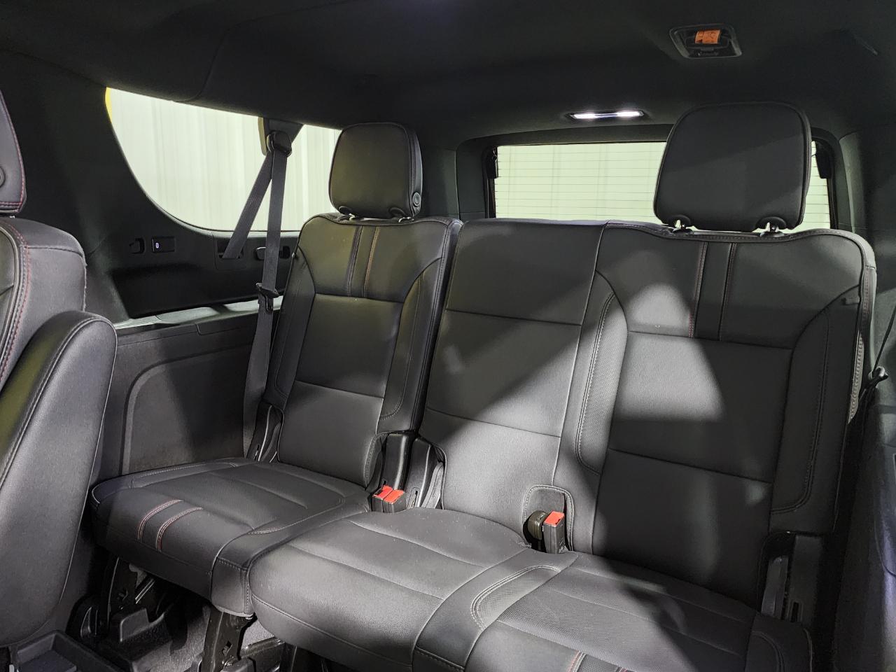 Chevrolet Suburban RST 2023