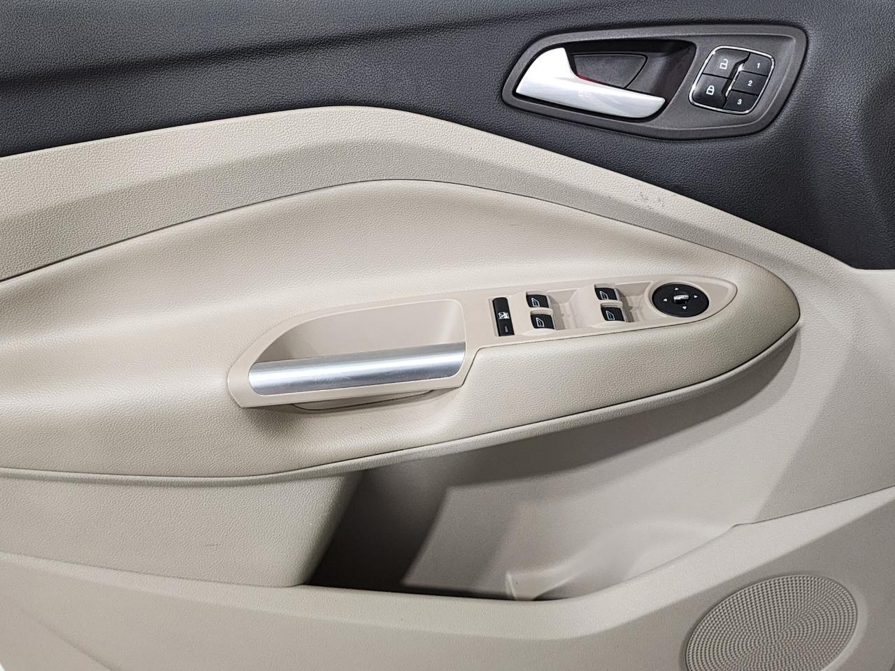 Ford Escape  2014