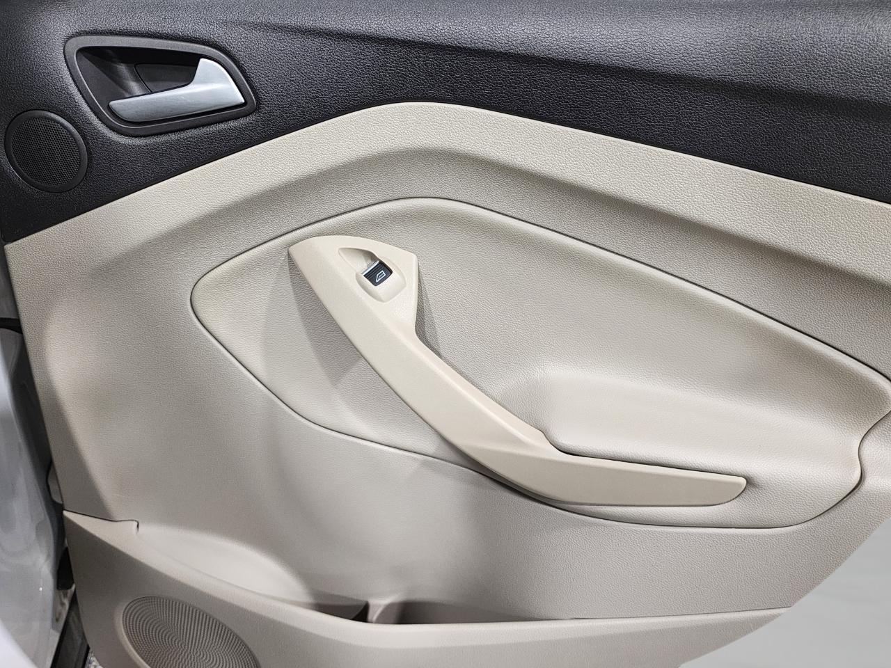 Ford Escape  2014