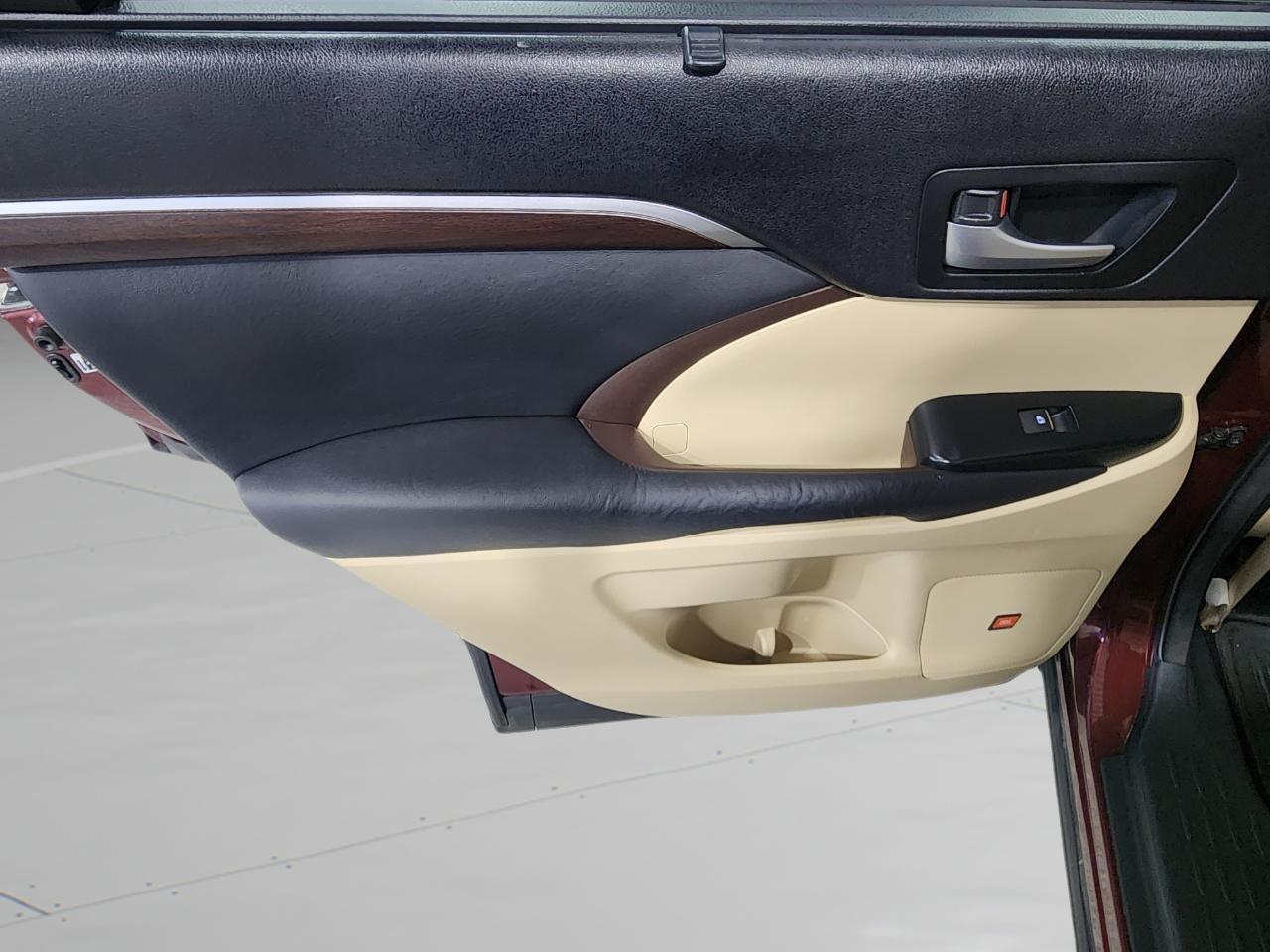 Toyota Highlander  2015