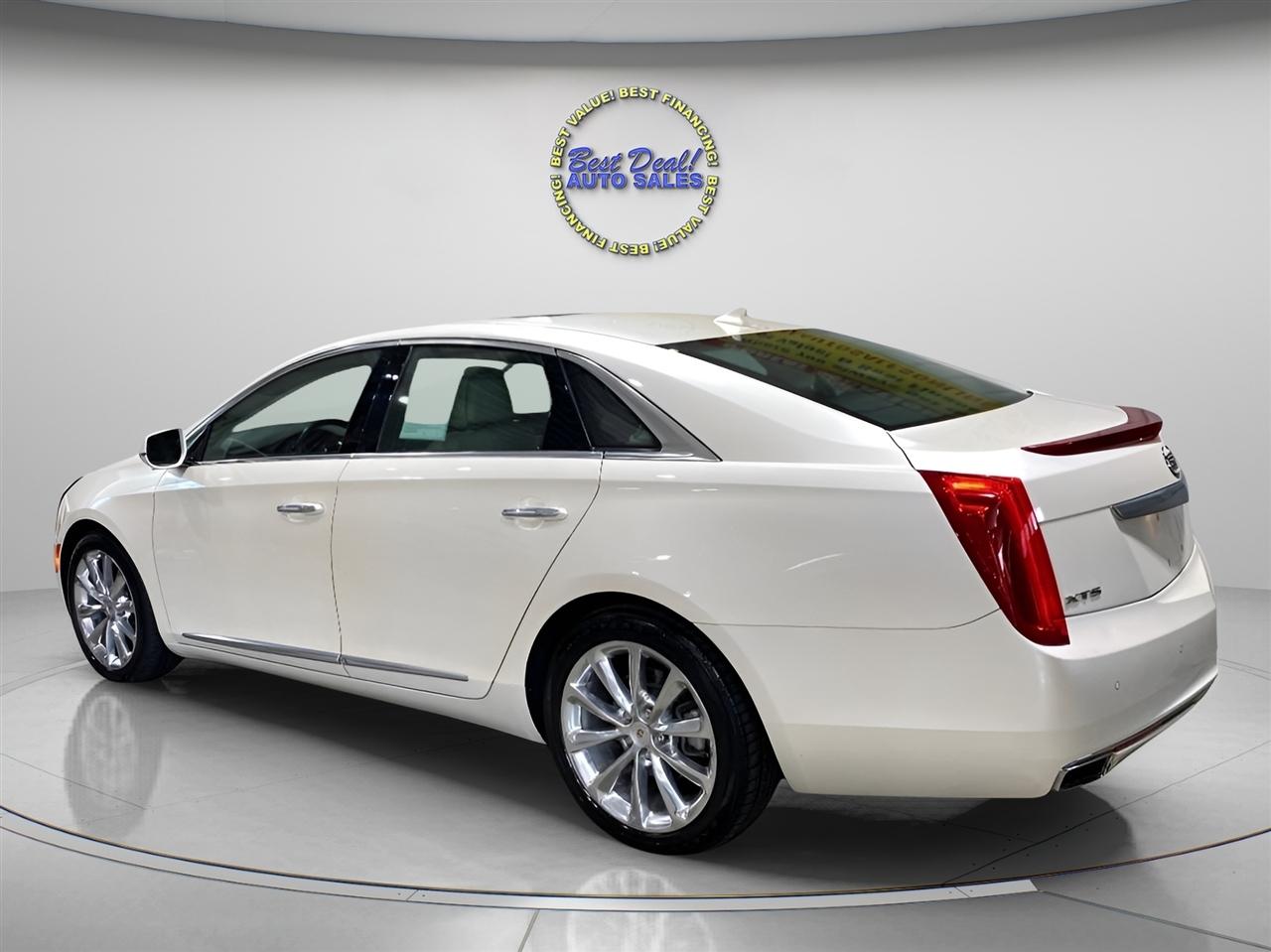 Cadillac XTS 4dr Sdn Luxury Collection FWD 2014