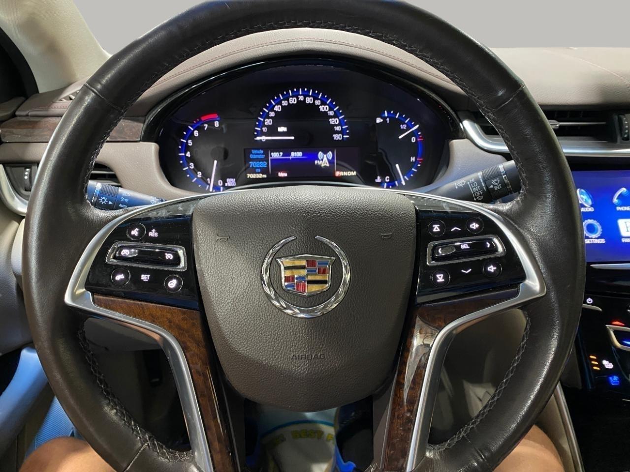 Cadillac XTS 4dr Sdn Luxury Collection FWD 2014