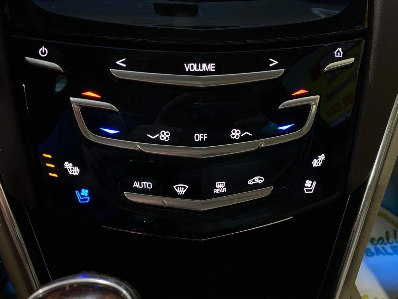Cadillac XTS 4dr Sdn Luxury Collection FWD 2014