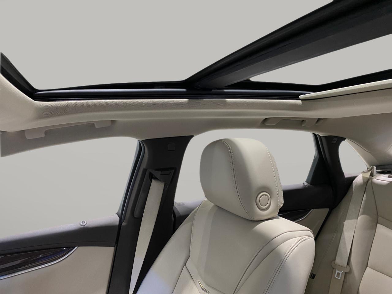 Cadillac XTS 4dr Sdn Luxury Collection FWD 2014