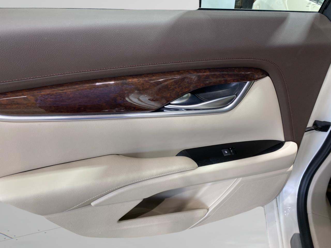 Cadillac XTS 4dr Sdn Luxury Collection FWD 2014