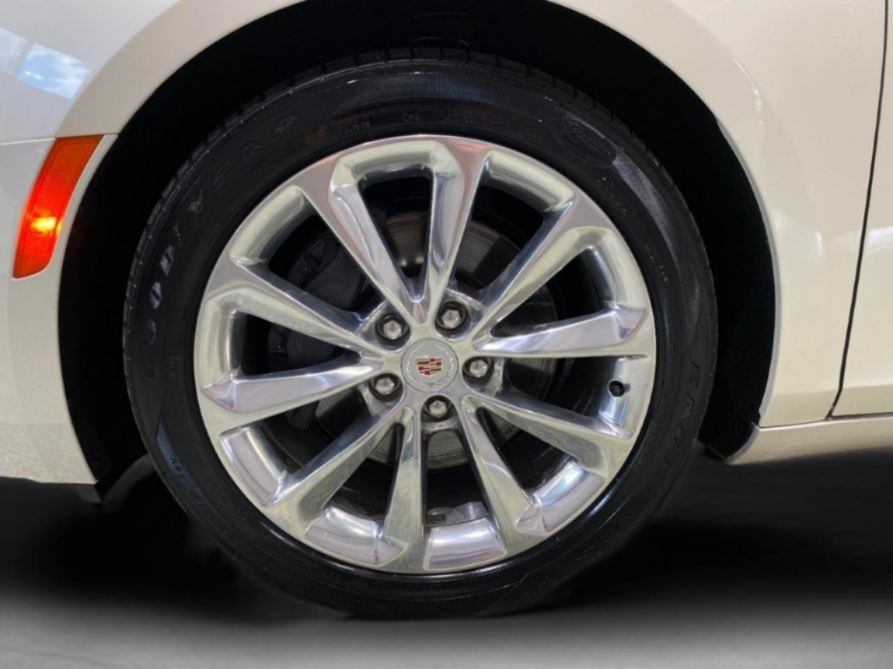 Cadillac XTS 4dr Sdn Luxury Collection FWD 2014
