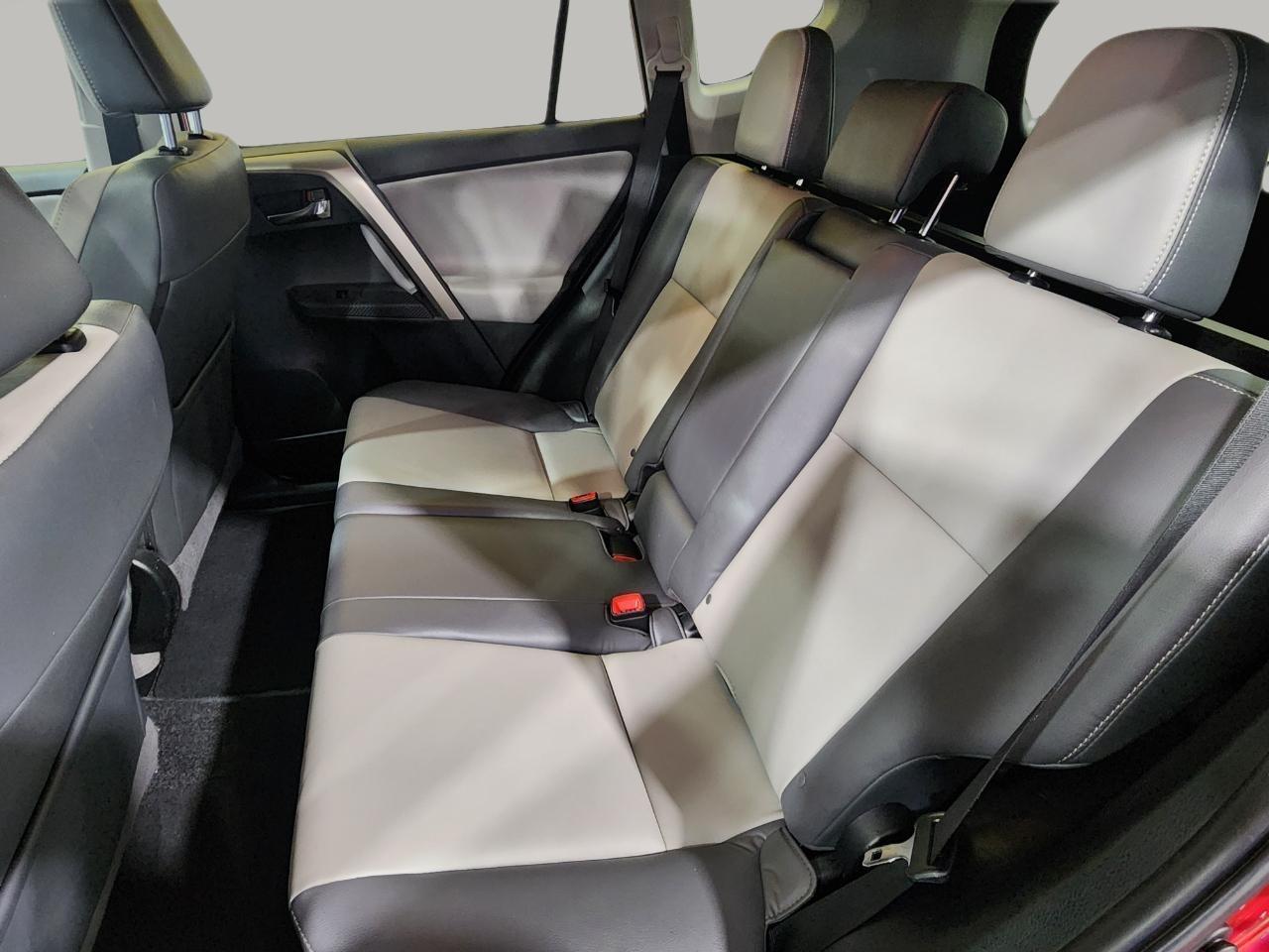 Toyota RAV4  2014