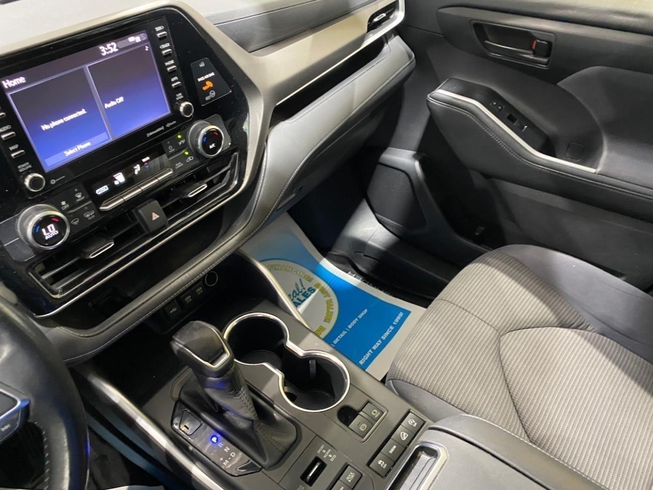 Toyota Highlander LE AWD V6 2020