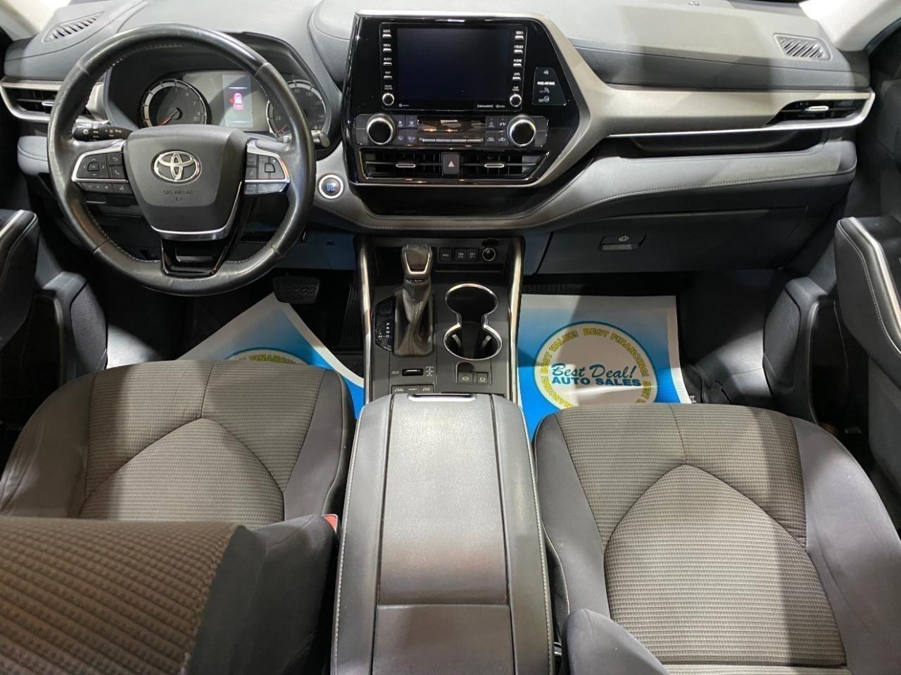 Toyota Highlander LE AWD V6 2020