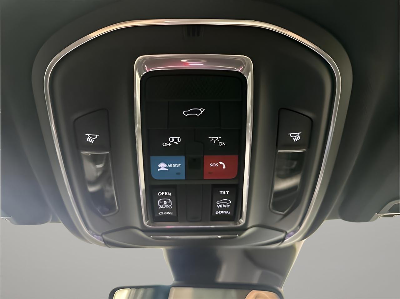 Jeep Grand Cherokee Laredo 4WD 2024