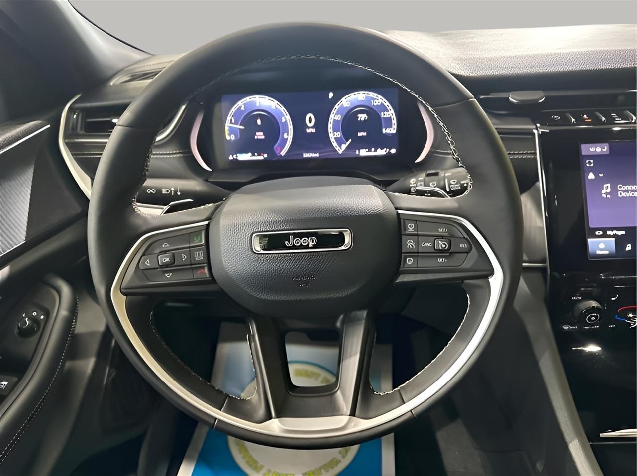 Jeep Grand Cherokee Laredo 4WD 2024