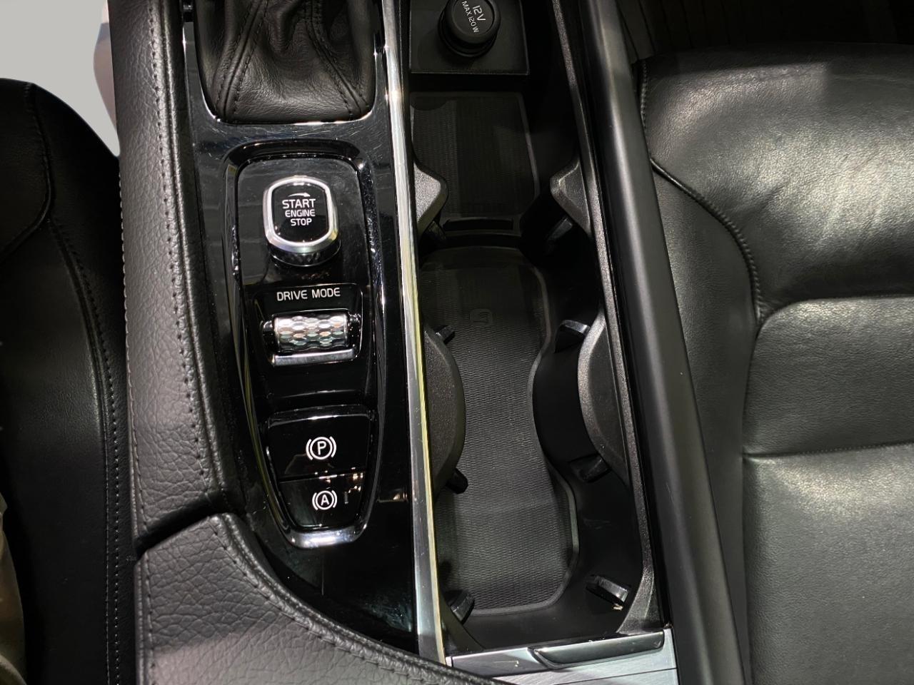 Volvo XC90 T5 Momentum 2018