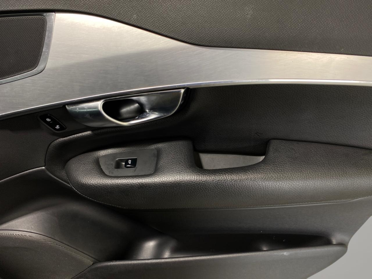Volvo XC90 T5 Momentum 2018