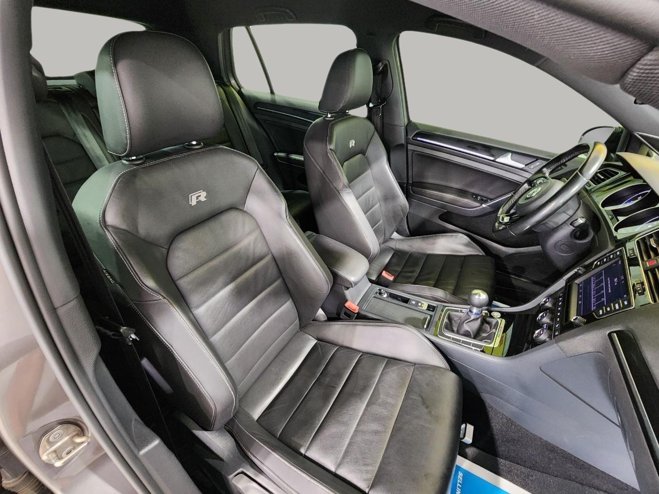 Volkswagen Golf R  2016