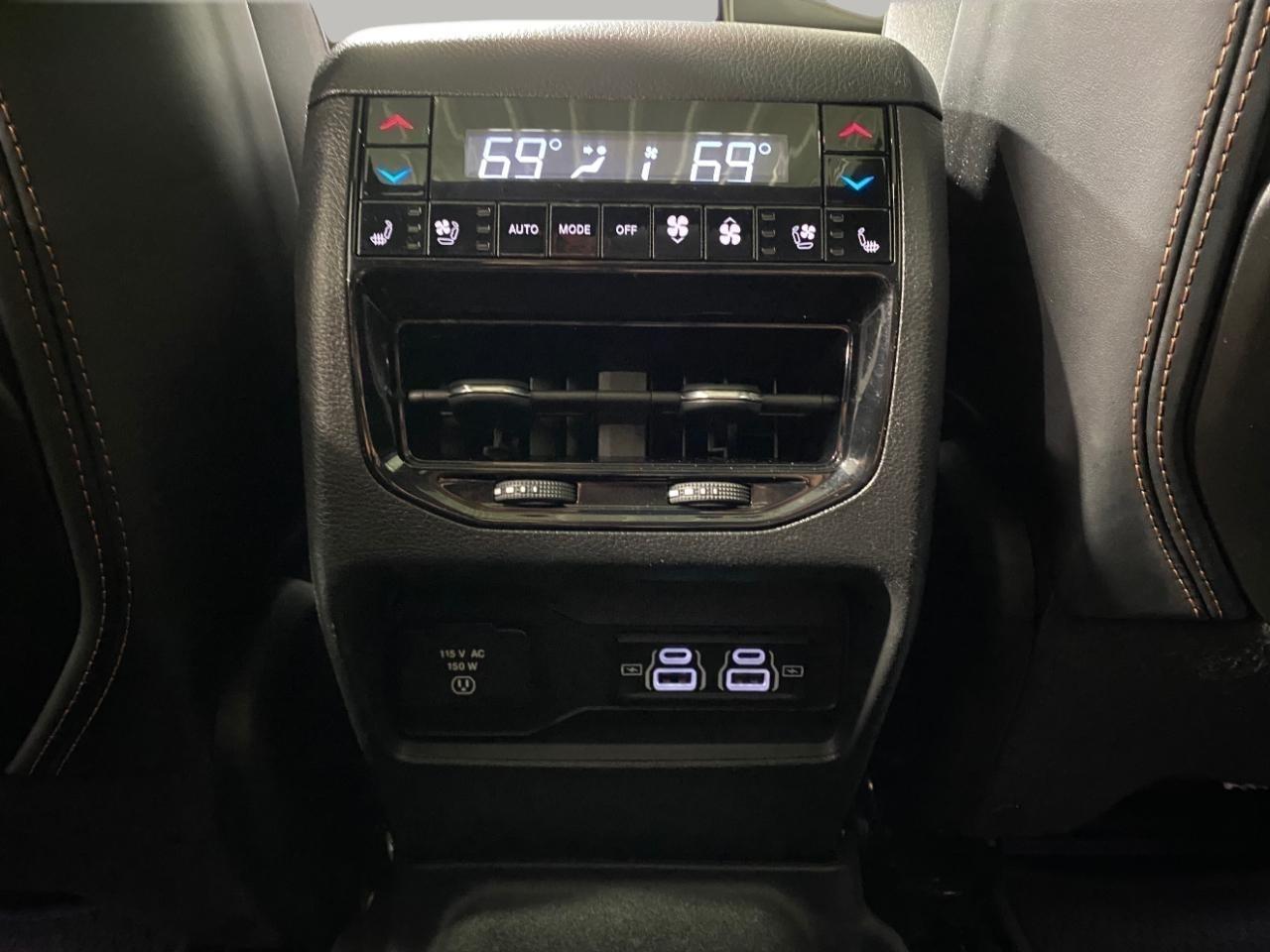 Jeep Grand Cherokee L Summit 4WD 2023