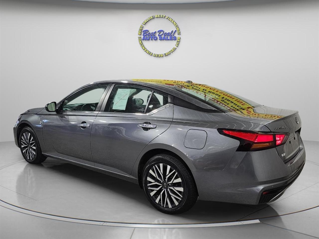 Nissan Altima  2023