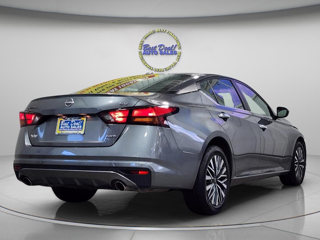 Nissan Altima  2023