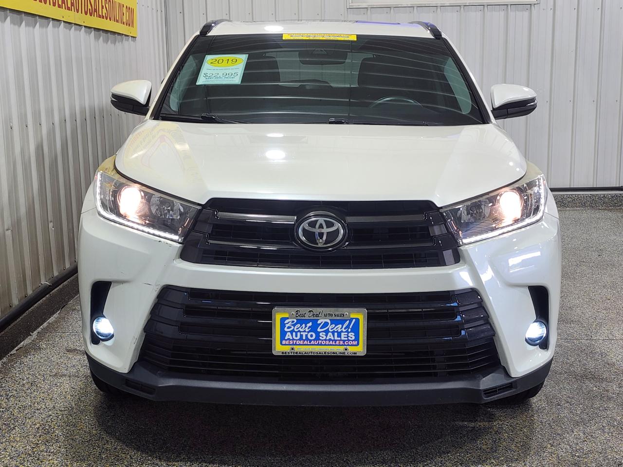 2019 Toyota Highlander XLE AWD V6 4DR SUV