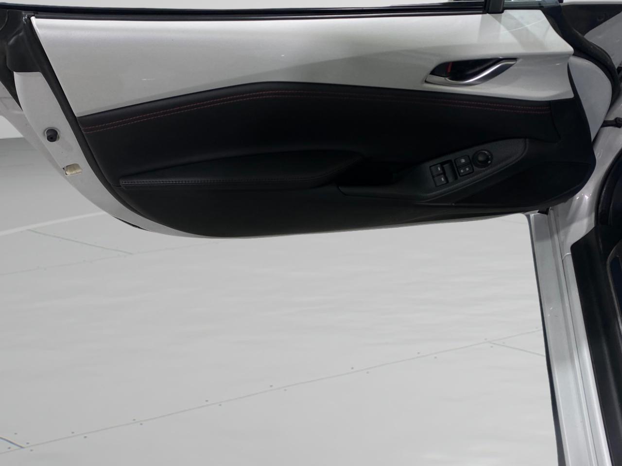 Mazda MX-5 Miata Grand Touring 6AT 2016