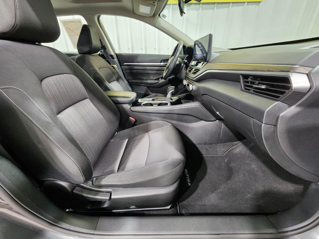 Nissan Altima  2023