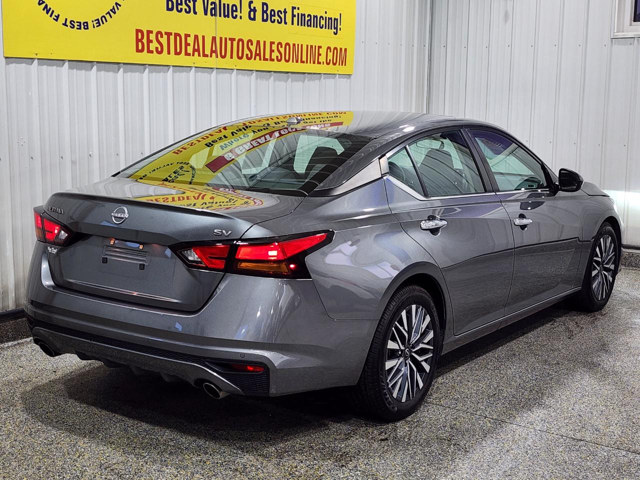 Nissan Altima  2023