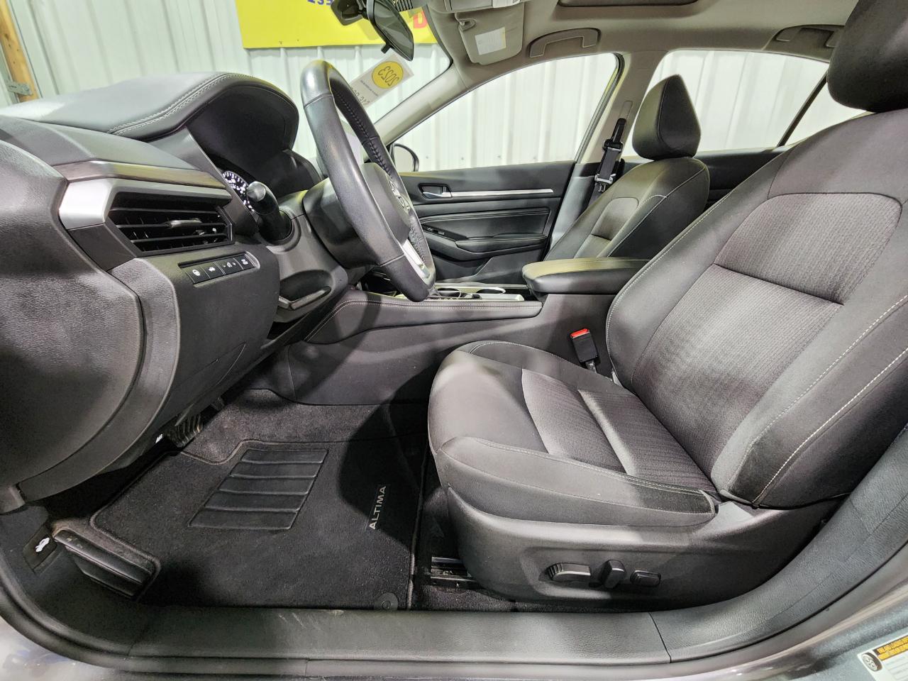 Nissan Altima  2023