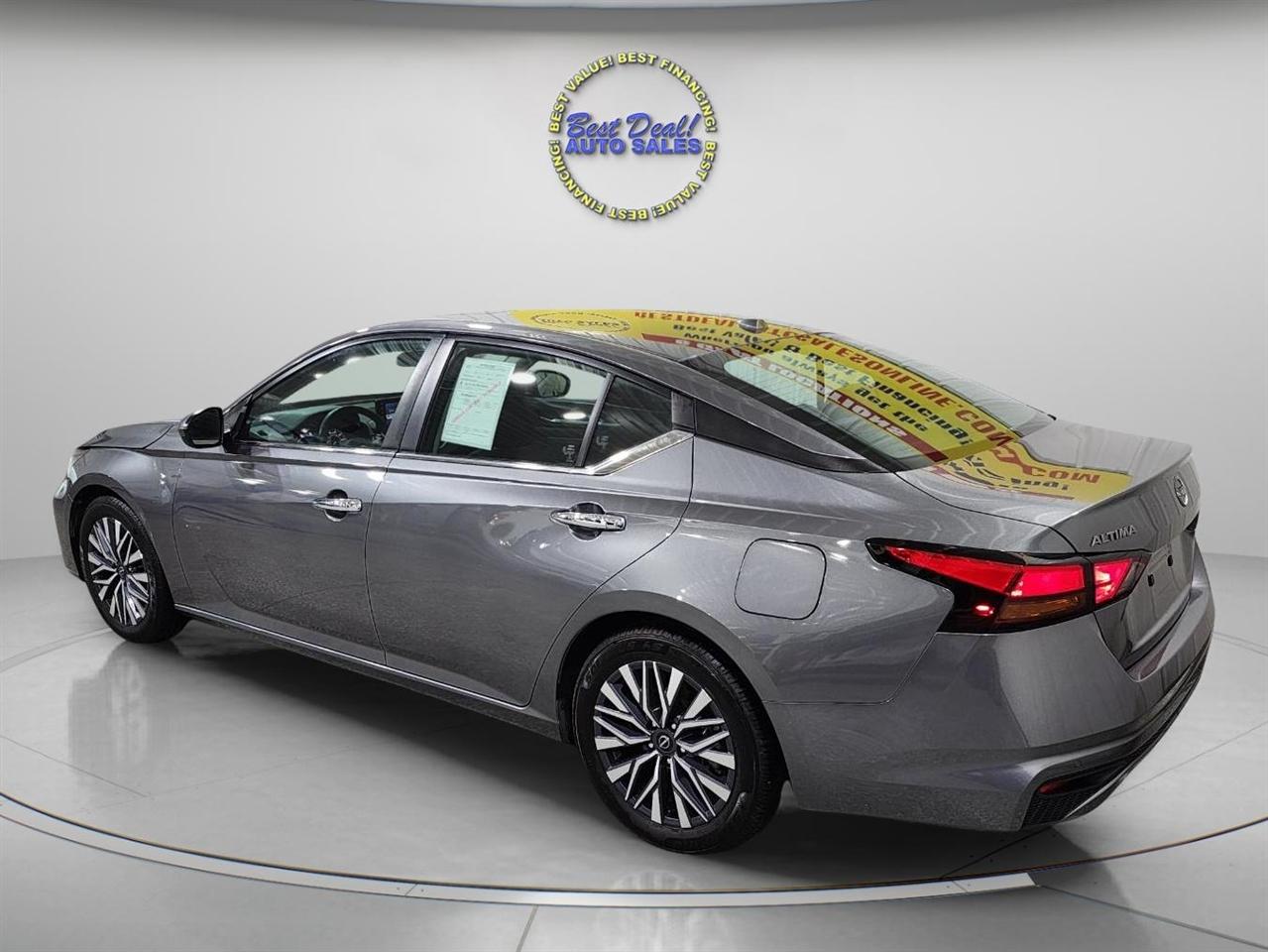 Nissan Altima  2023