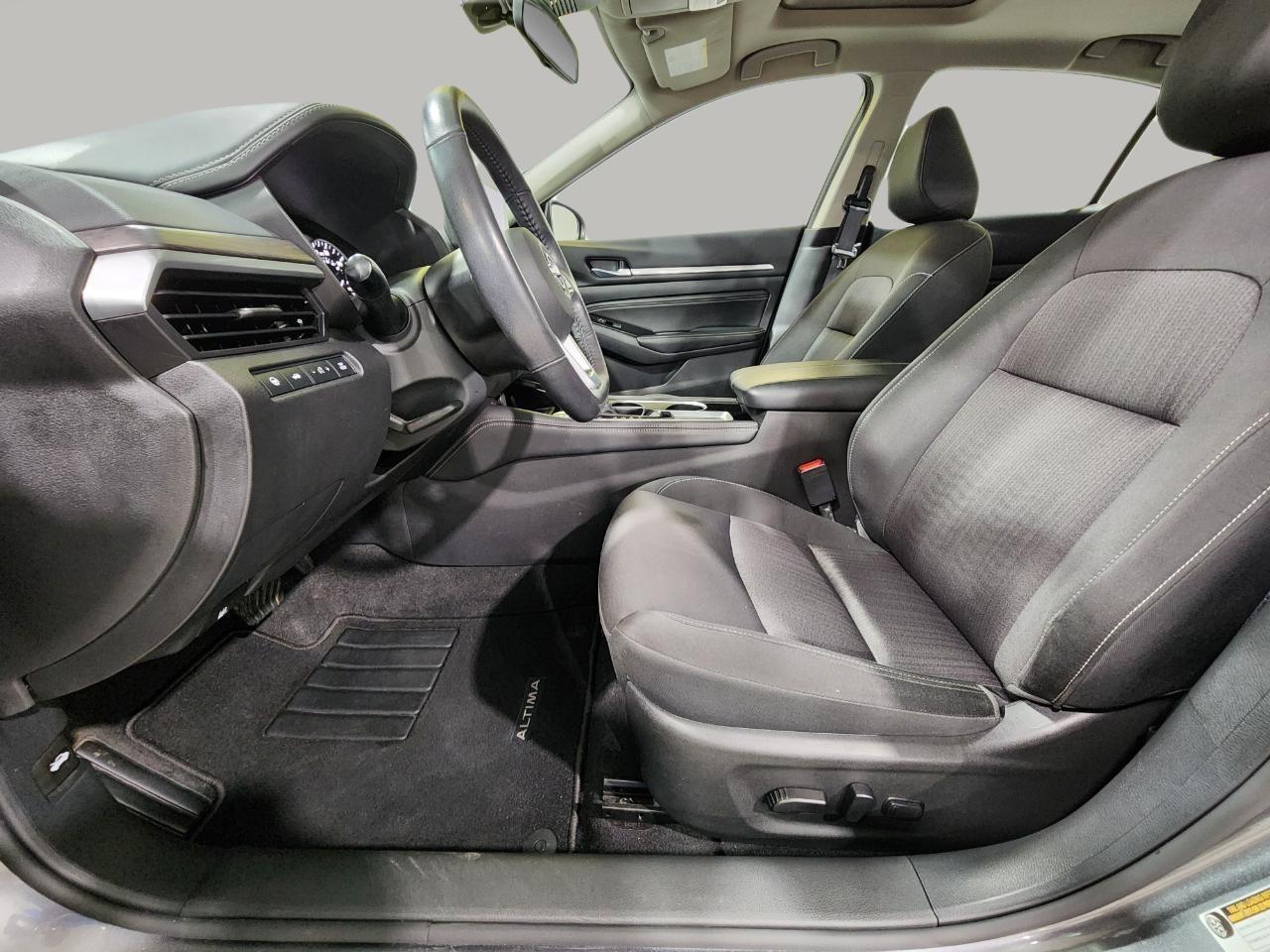 Nissan Altima  2023