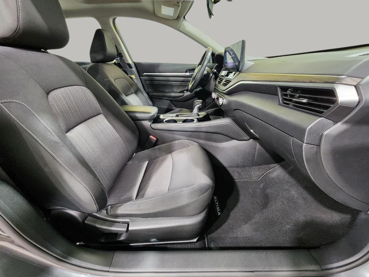 Nissan Altima  2023