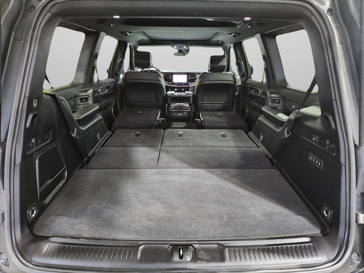 Jeep Wagoneer  2022