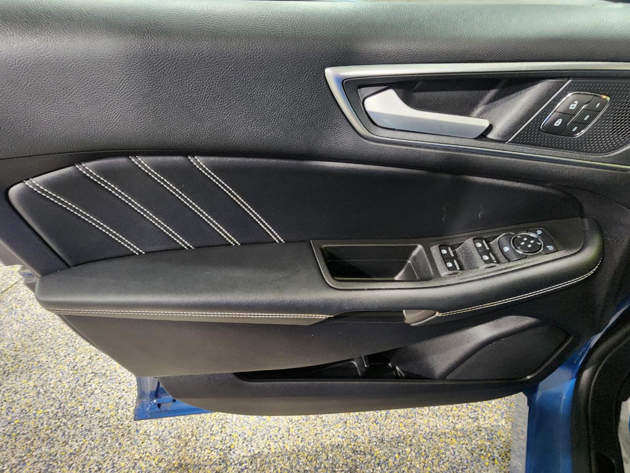 Ford Edge  2021