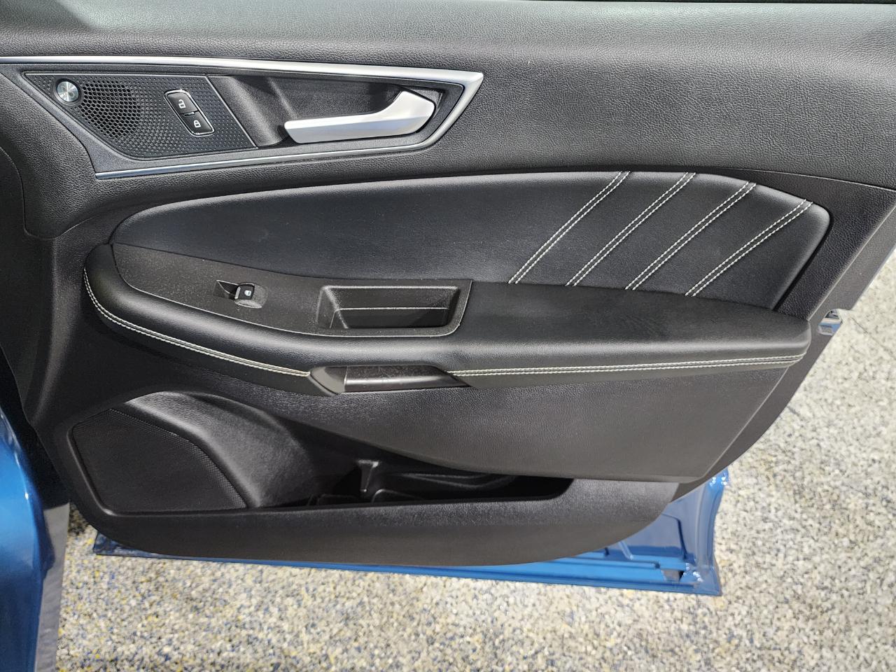 Ford Edge  2021
