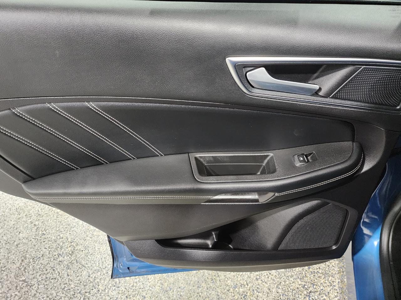Ford Edge  2021