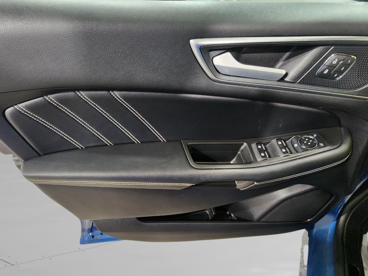 Ford Edge  2021