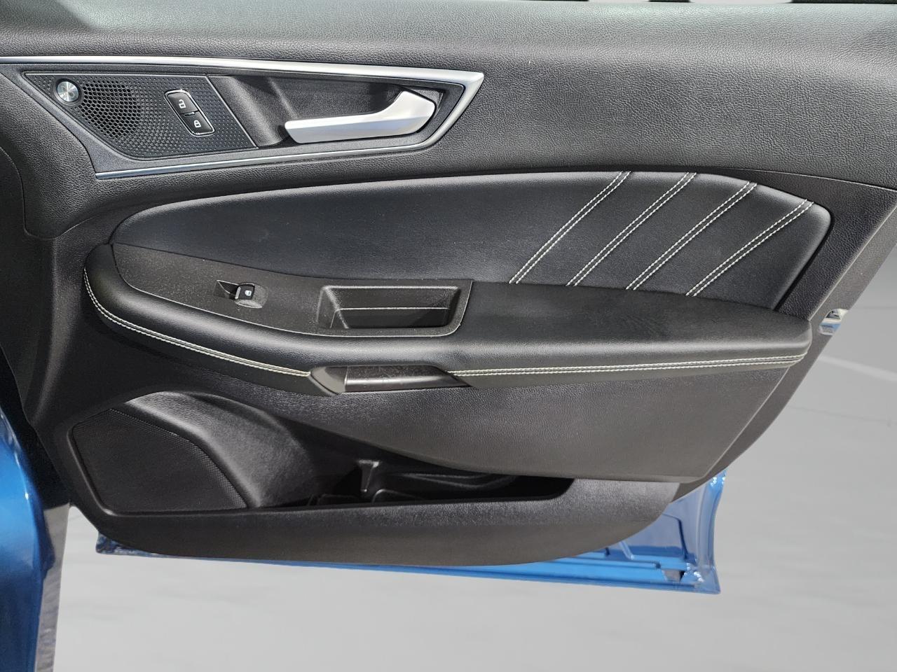 Ford Edge  2021