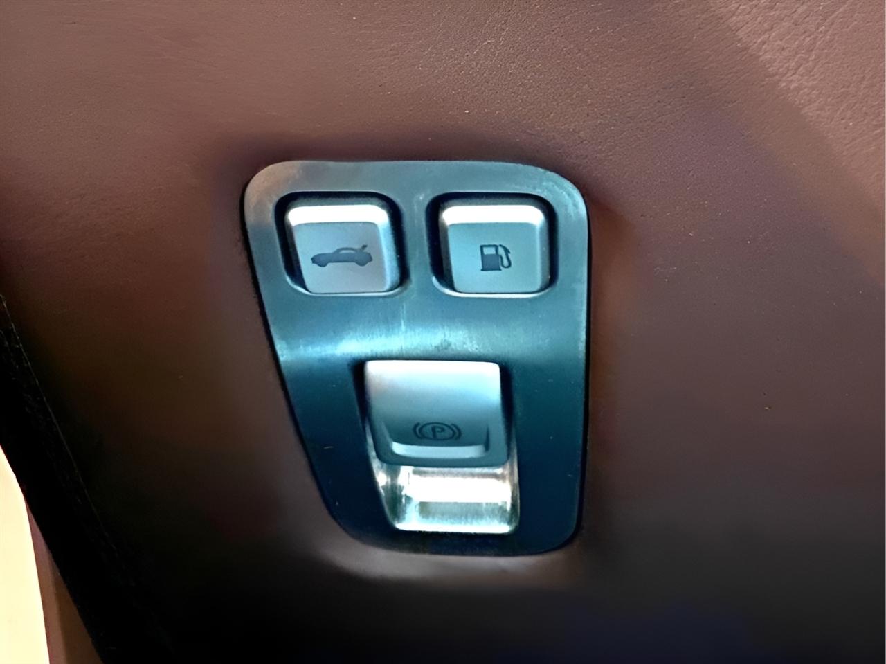 Fisker Karma  2012