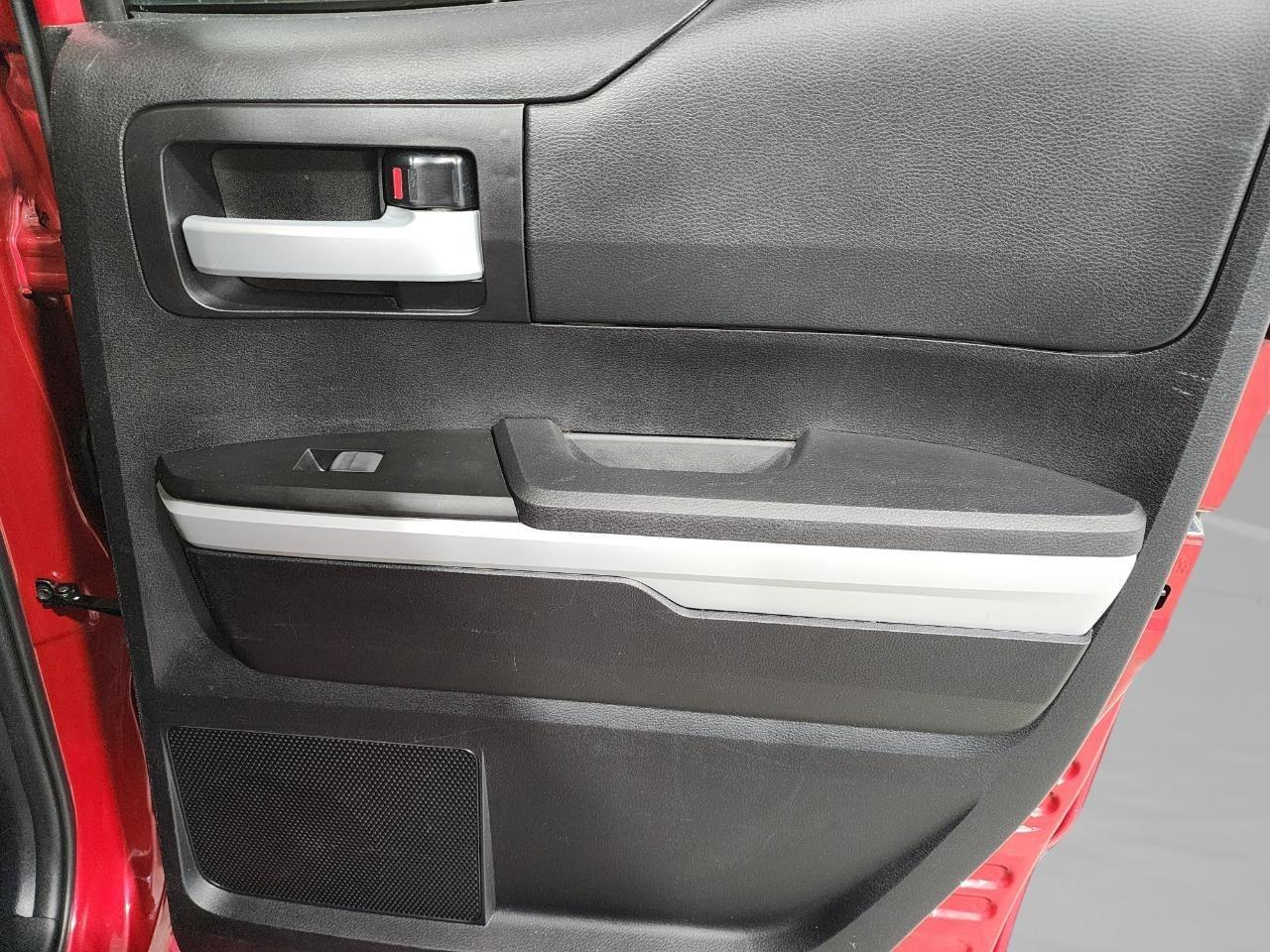 Toyota Tundra SR5 5.7L V8 Double Cab 4WD 2020