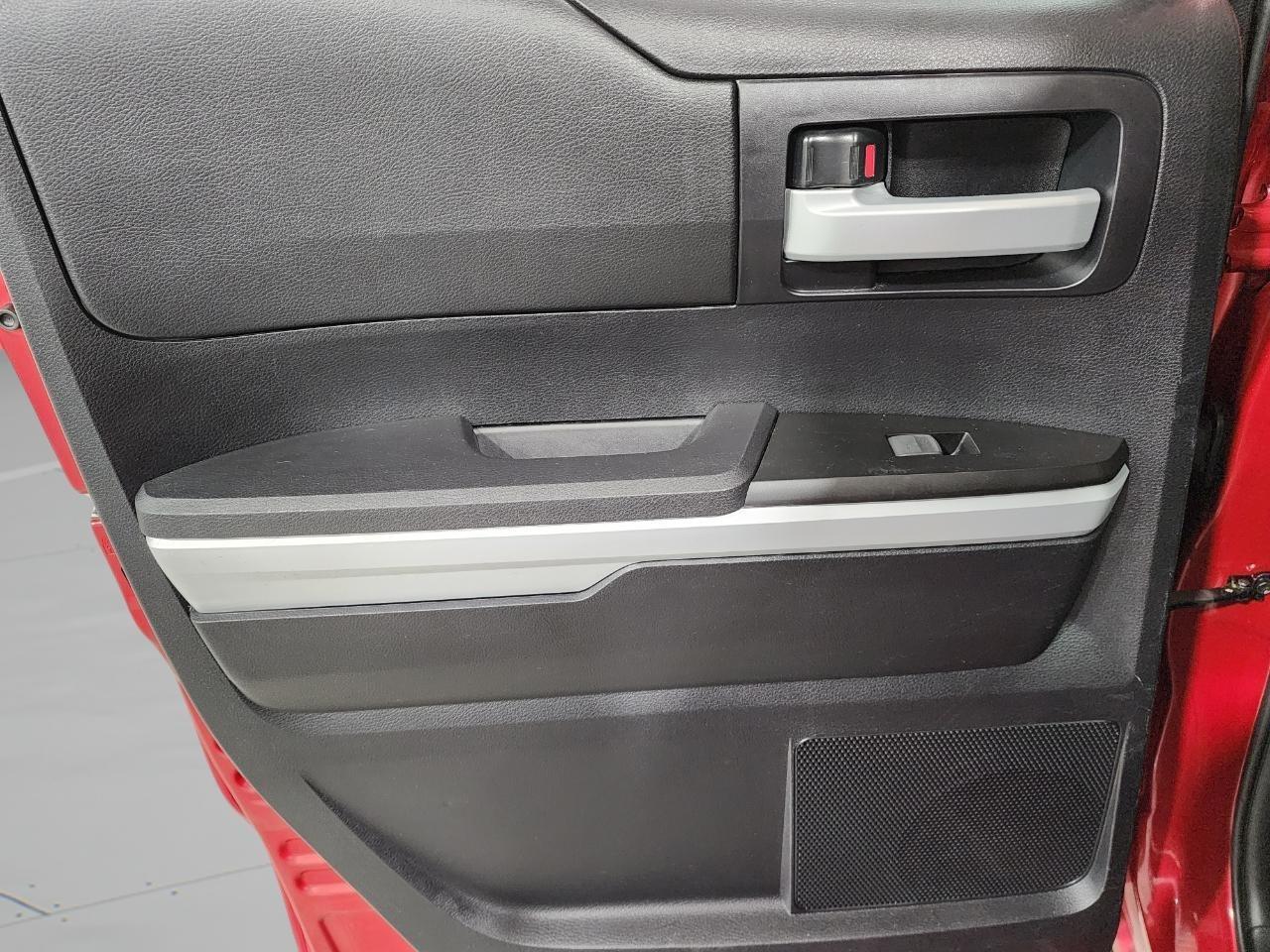 Toyota Tundra SR5 5.7L V8 Double Cab 4WD 2020
