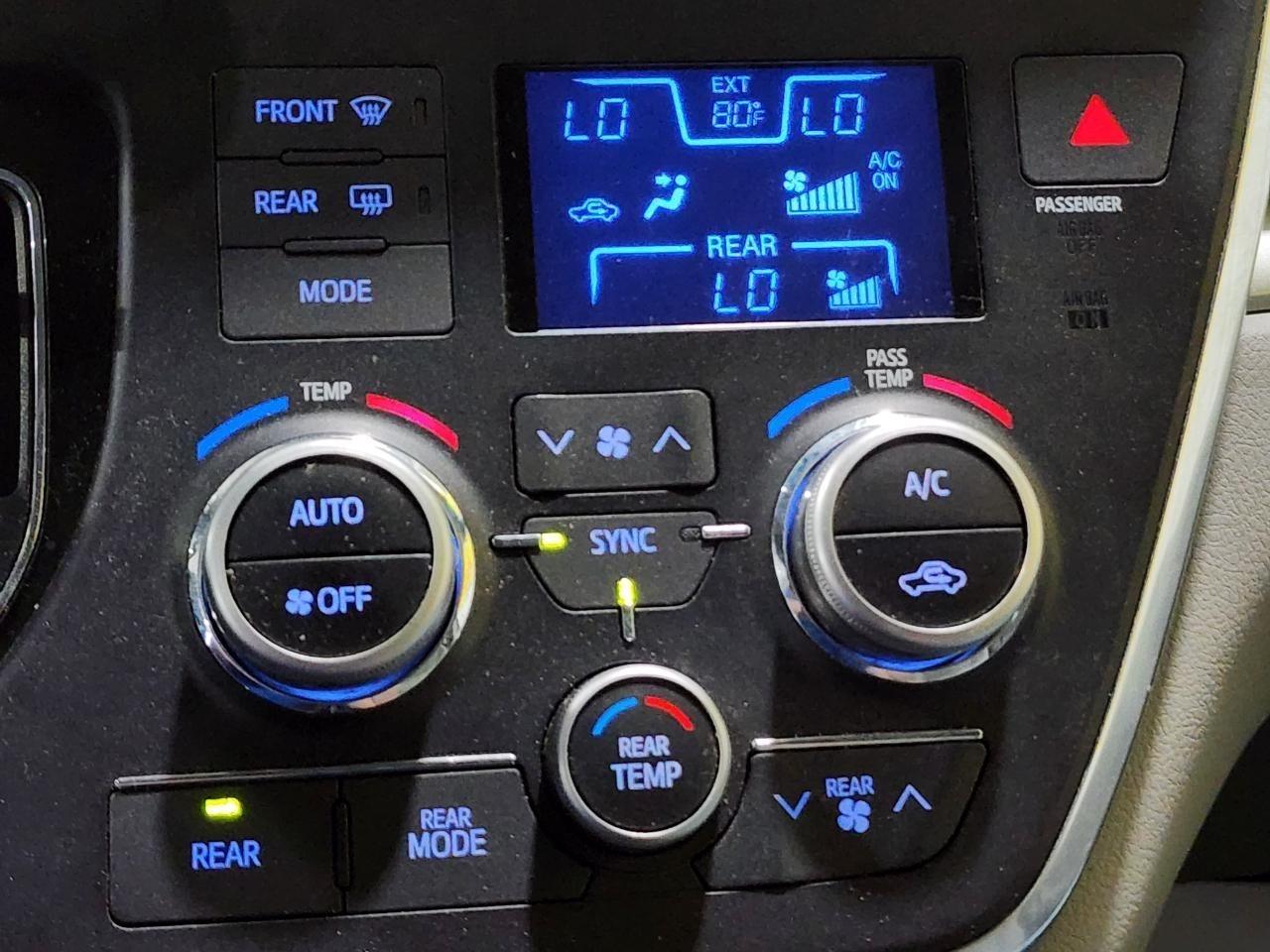 Toyota Sienna  2015
