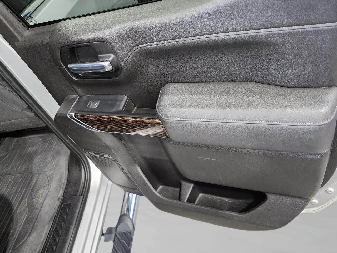 GMC Sierra 1500 SLE Crew Cab Short Box 4WD 2020