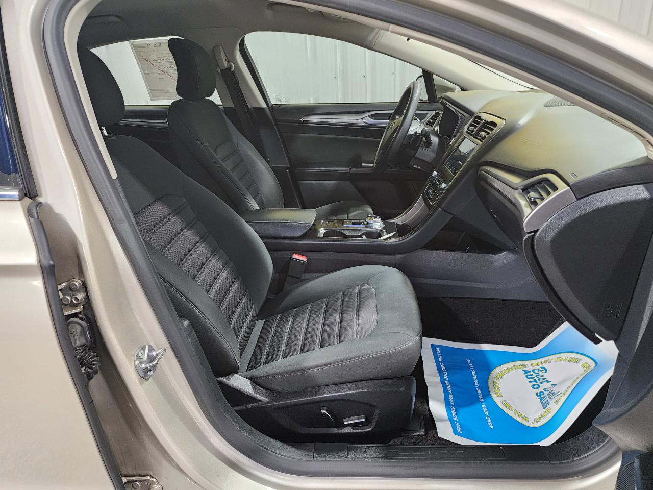 Ford Fusion SE 2017