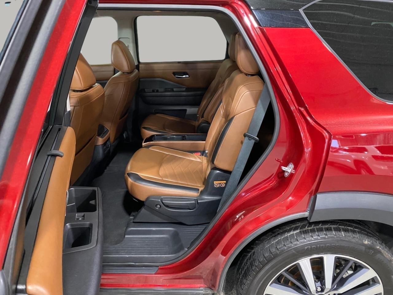 Nissan Pathfinder Platinum 4WD 2022